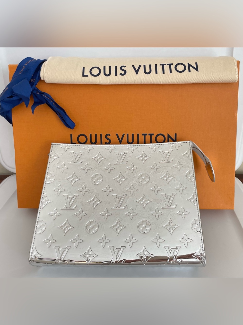 NEW LOUIS VUITTON SKI Monogram Miroir Pouch Make Up Bag Silver Toiletry Purse